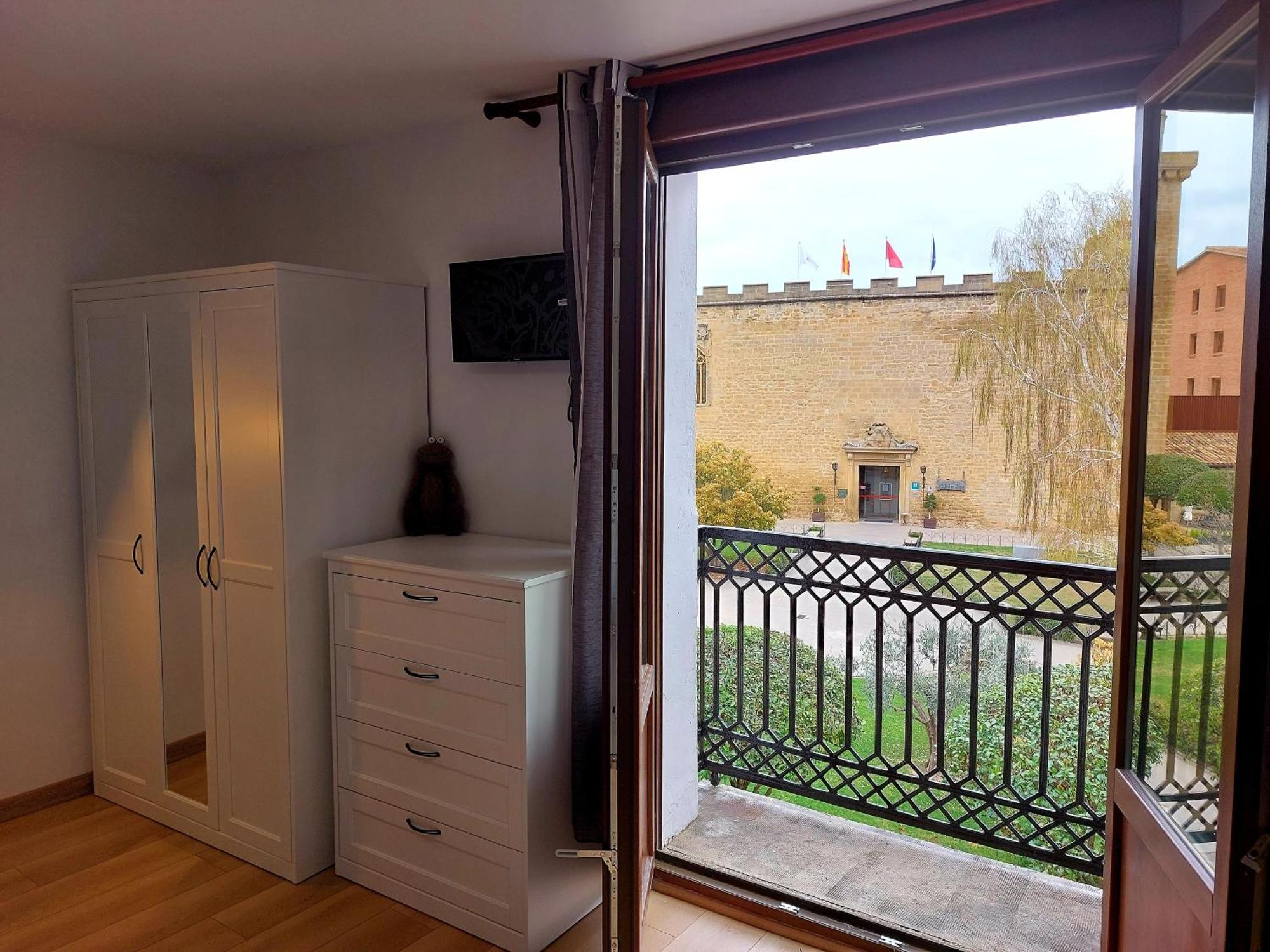 B&B Apartamentos La Atalaya Olite Room photo